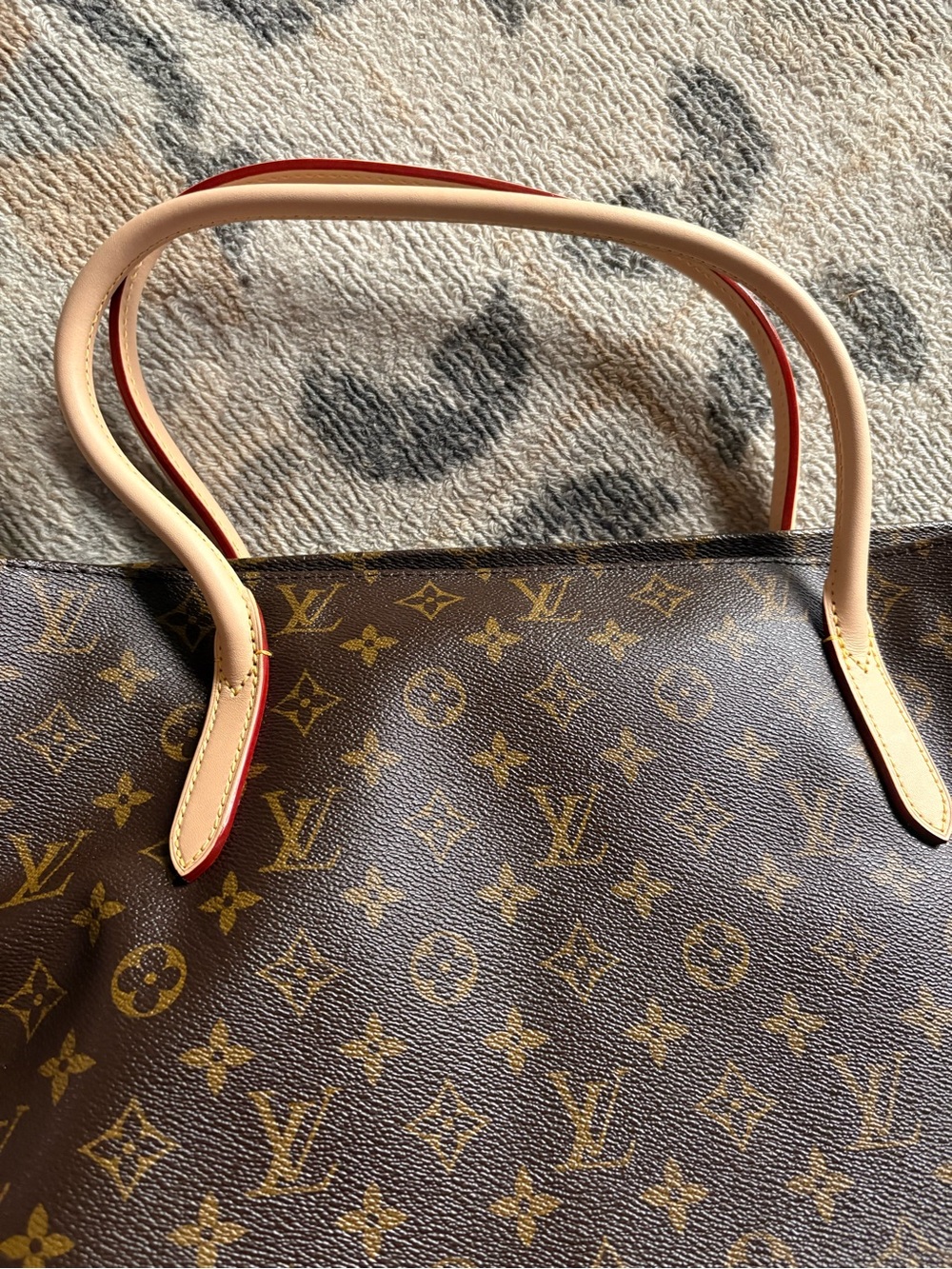 Louis Vuitton Monogram Tote with Natural Vachetta Handles - Picture 11 of 15